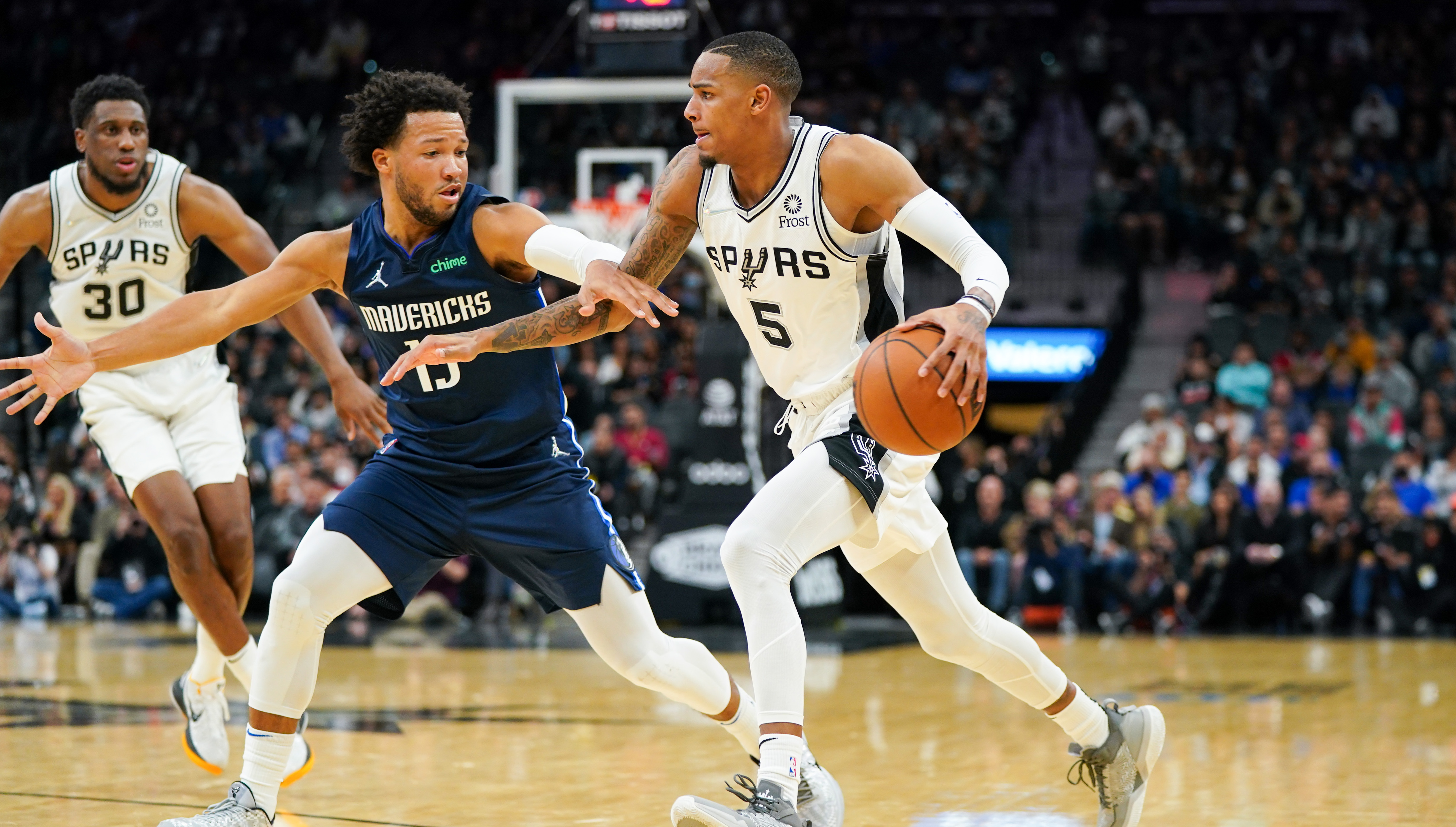 Jalen Brunson’s 31 Points Lead Dallas Mavs Past San Antonio Spurs, 109