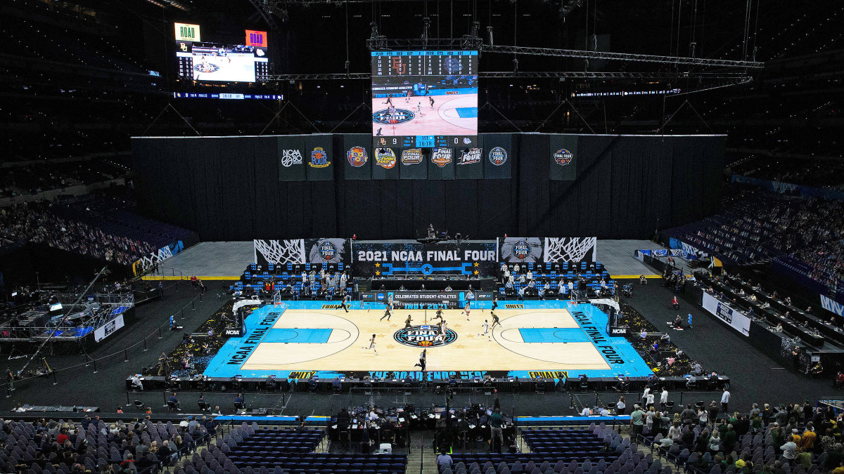 A broad view of the Gonzaga-Baylor national title game