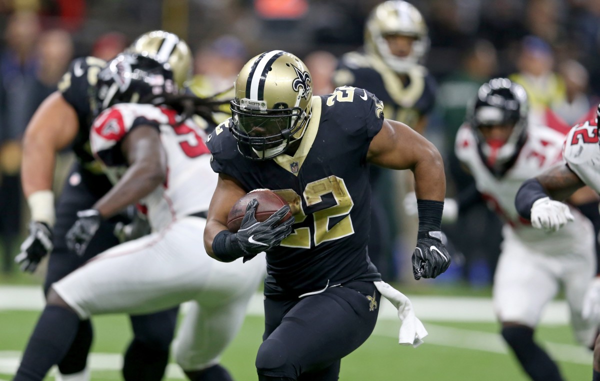 New Orleans Saints running back Mark Ingram (22) carries the ball for a touchdown against the Atlanta Falcons. Mandatory Credit: Chuck Cook-USA TODAY Sports