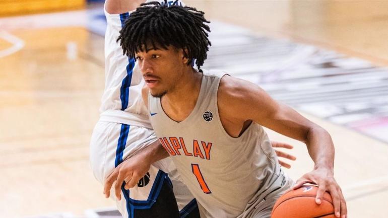 Shaedon Sharpe dominated the competition in the Nike EYBL this summer.