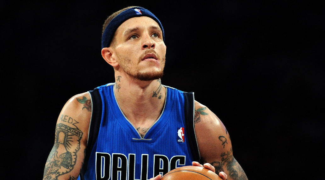 WATCH: Delonte West, Ex Mavs & NBA Standout, Trying for Big3 Comeback -  Sports Illustrated Dallas Mavericks News, Analysis and More