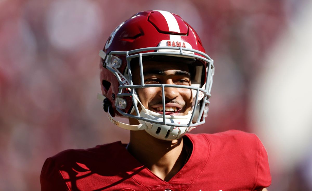 Alabama QB Bryce Young Named Heisman Trophy Finalist - Vimarsana News