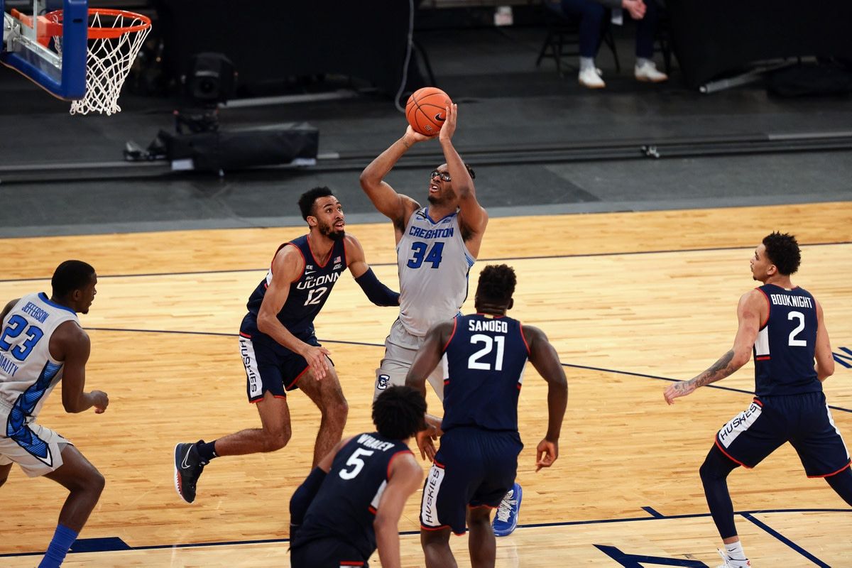 UConn vs. UNC Wilmington: Live Stream, TV Channel, Start Time | 11/18/2022  - How to Watch and Stream Major League & College Sports - Sports  Illustrated.
