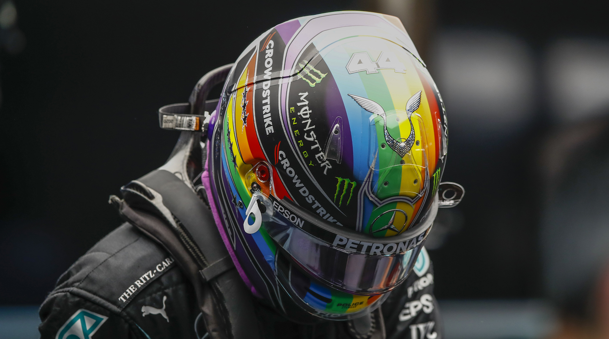 Lewis Hamilton takes LGBTQ+ rights stand on Qatar Grand Prix helmet