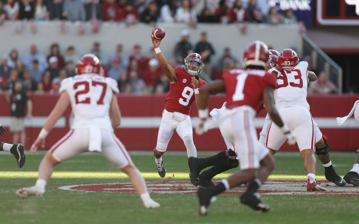 In Tight Game, Alabama Offense Bails Out Defense Against Arkansas - Vimarsana News