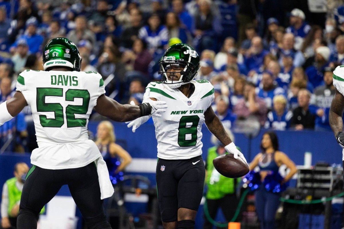 Jets WR Elijah Moore celebrates touchdown