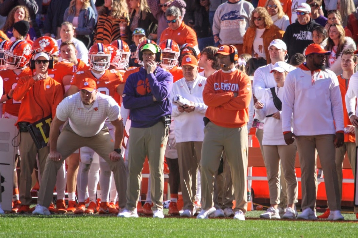 Clemson Moves Up In Latest 2022 Recruiting Rankings - Sports