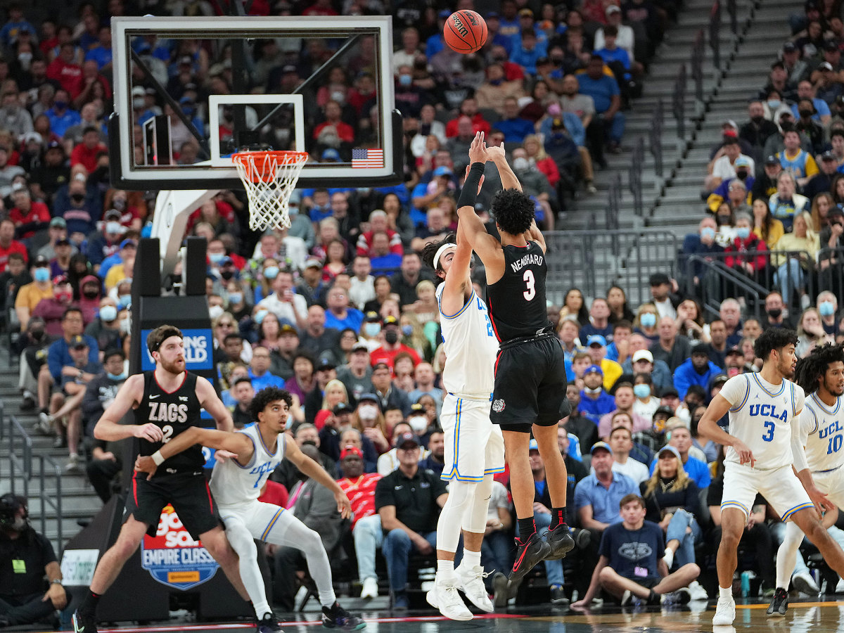 Andrew Nembhard shoots over Jaime Jaquez Jr.