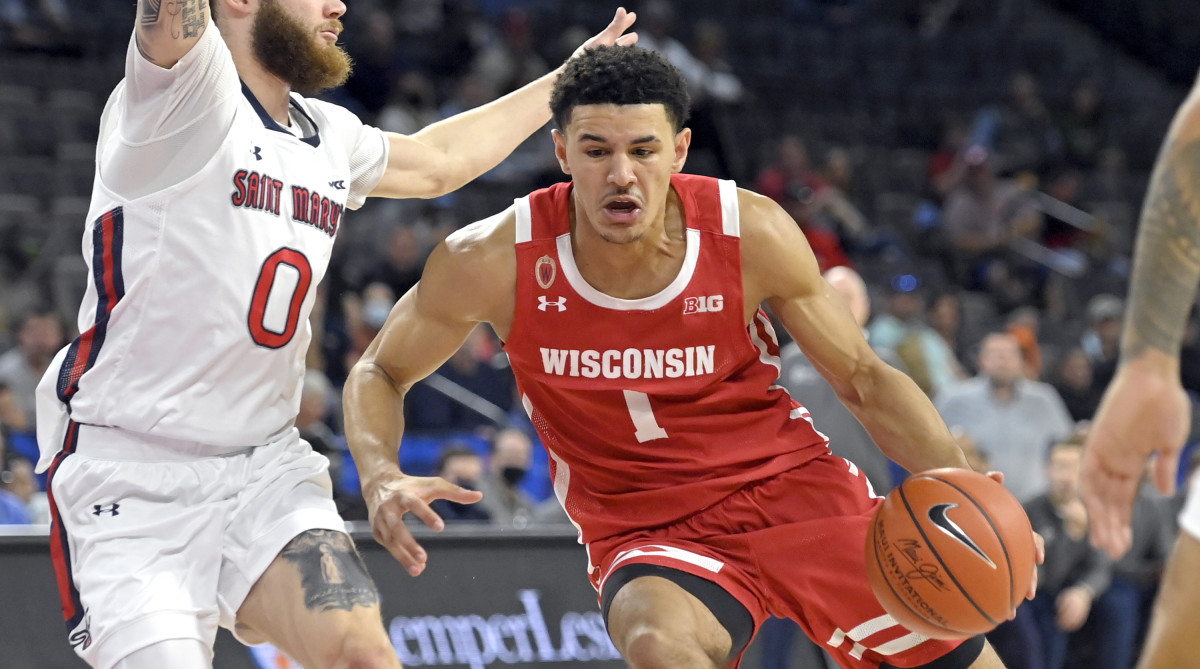 Johnny Davis #1 of the Wisconsin Badgers drives to the basket against Logan Johnson #0 of the St. Mary's Gaels during the championship game of the 2021 Maui Invitational basketball tournament at Michelob ULTRA Arena on November 24, 2021 in Las Vegas, Nevada. Wisconsin won 61-55.