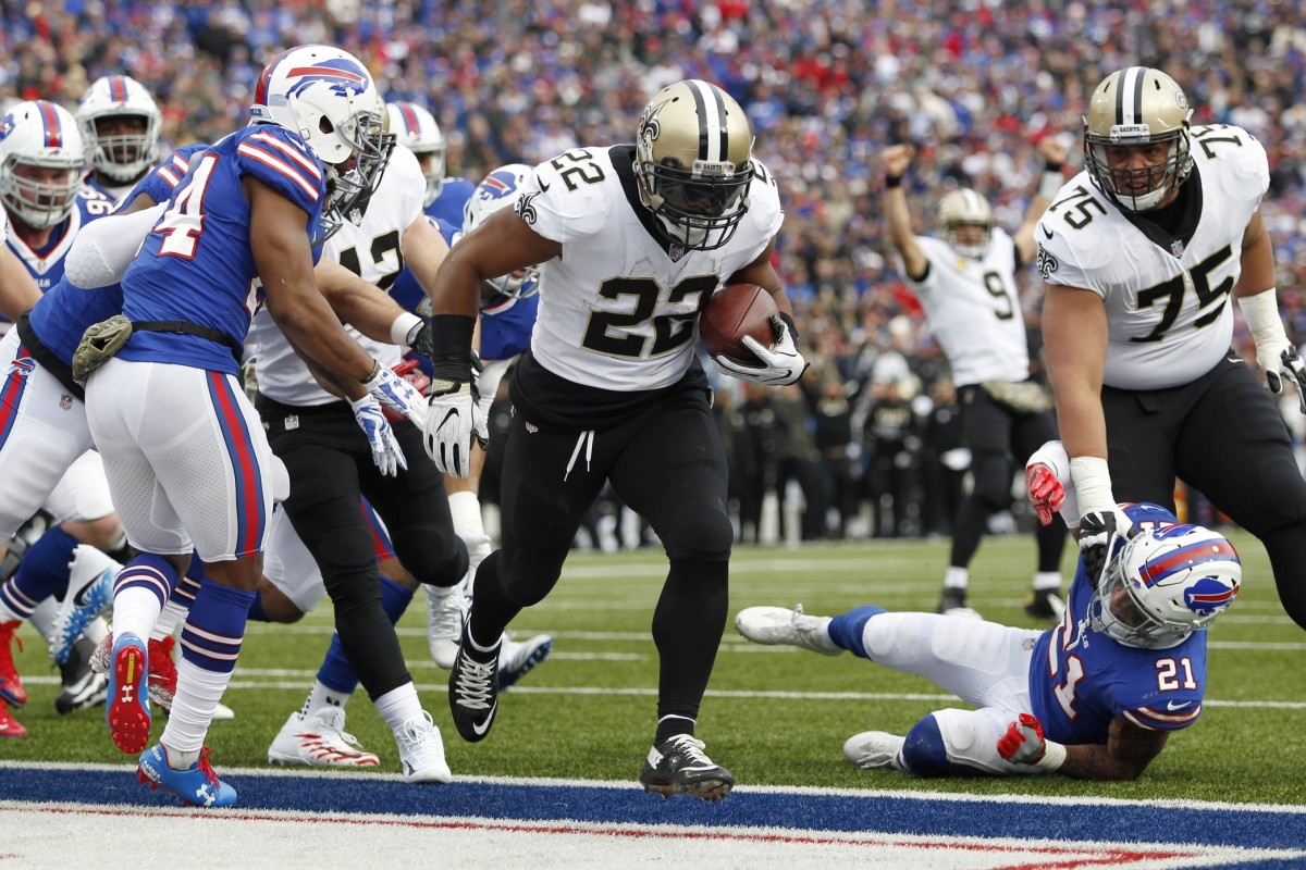 New Orleans Saints running back Mark Ingram (22) runs for a touchdown against the Buffalo Bills. Mandatory Credit: Timothy T. Ludwig-USA TODAY