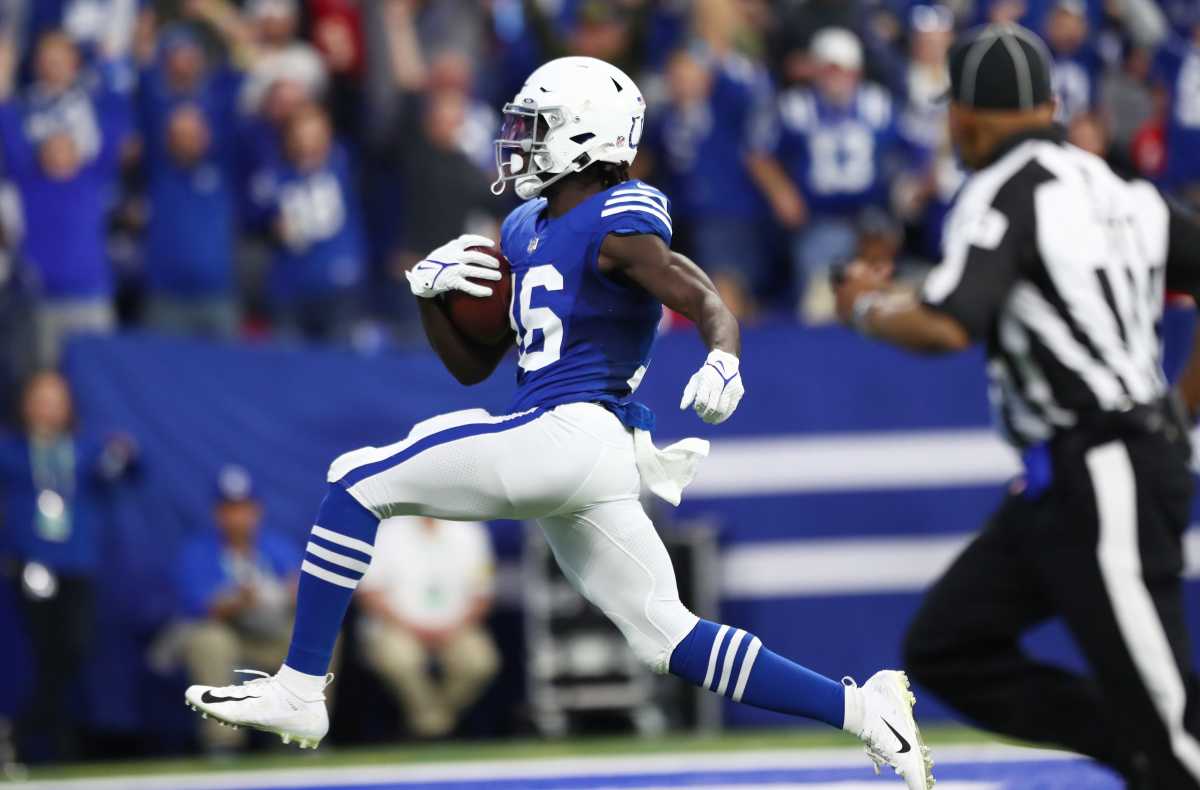 Indianapolis Colts wide receiver Ashton Dulin (16) scores a long Colts touchdown Sunday, Nov. 28, 2021, during a game against the Tampa Bay Buccaneers at Lucas Oil Stadium in Indianapolis.