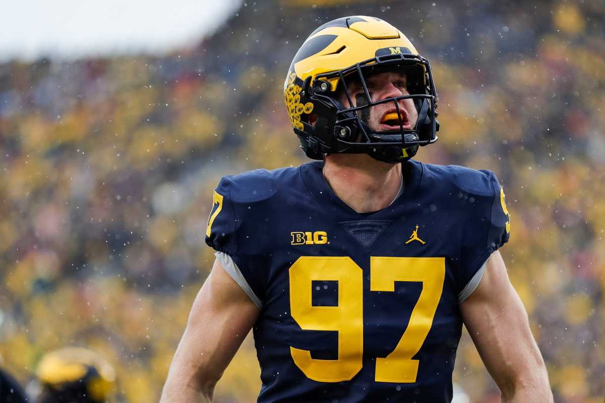 As we near the end of the college football season, college football players and NFL Draft prospects start to rise and fall in the rankings. View the latest first-round 2022 NFL Mock Draft.