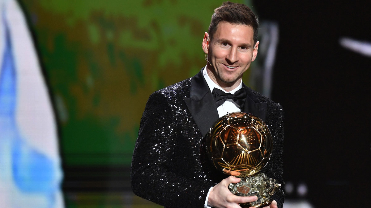 Messi with his 7th Ballon d'Or - Top 10 Best football moments - Sportz Point