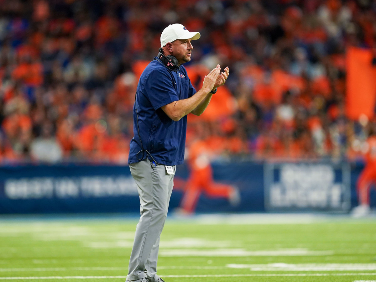 UTSA coach Jeff Traylor