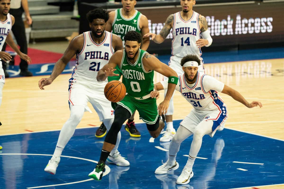 Boston Celtics arrasam 76ers na 'estreia' de Embiid como MVP da