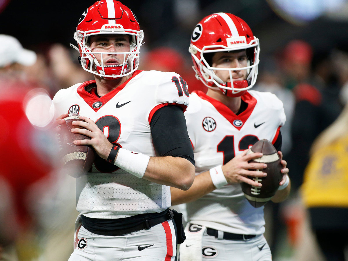 JT Daniels and Stetson Bennett warm up