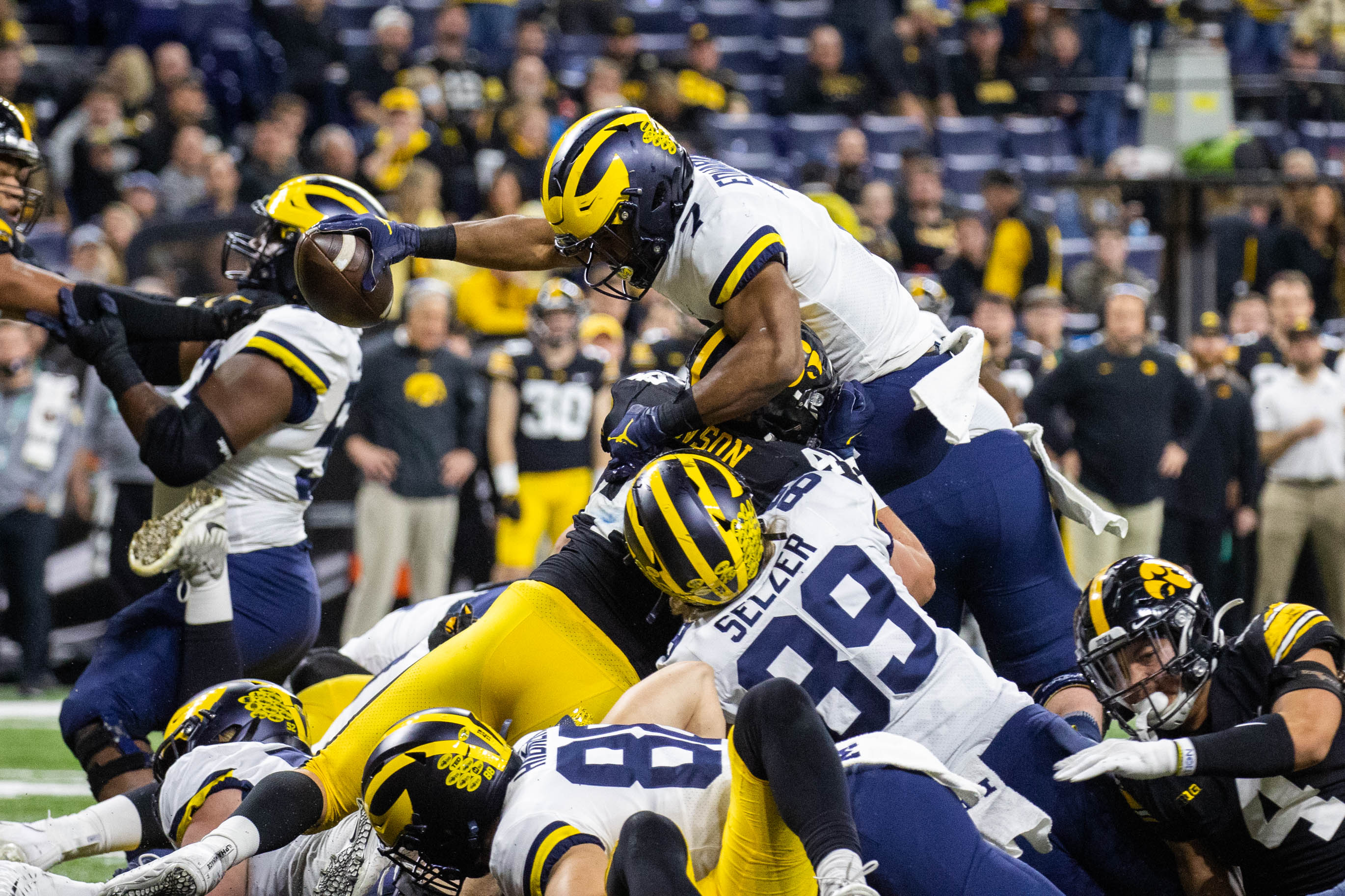 Ole Miss Heading to Sugar Bowl, Rest of Bowl Matchups Coming Sunday