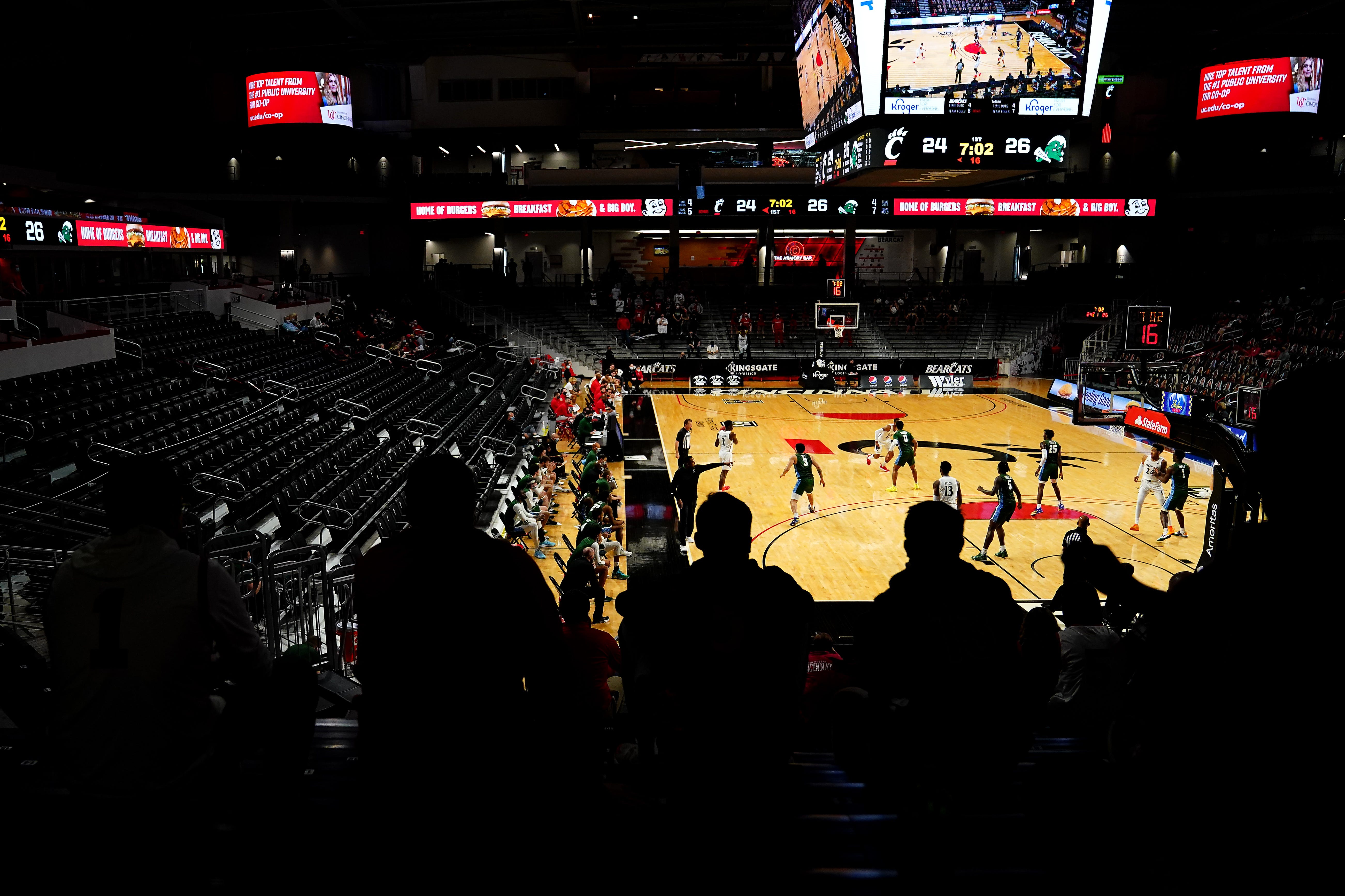 Former Cincinnati Basketball Forward Herb Jones Dead at age 51 All