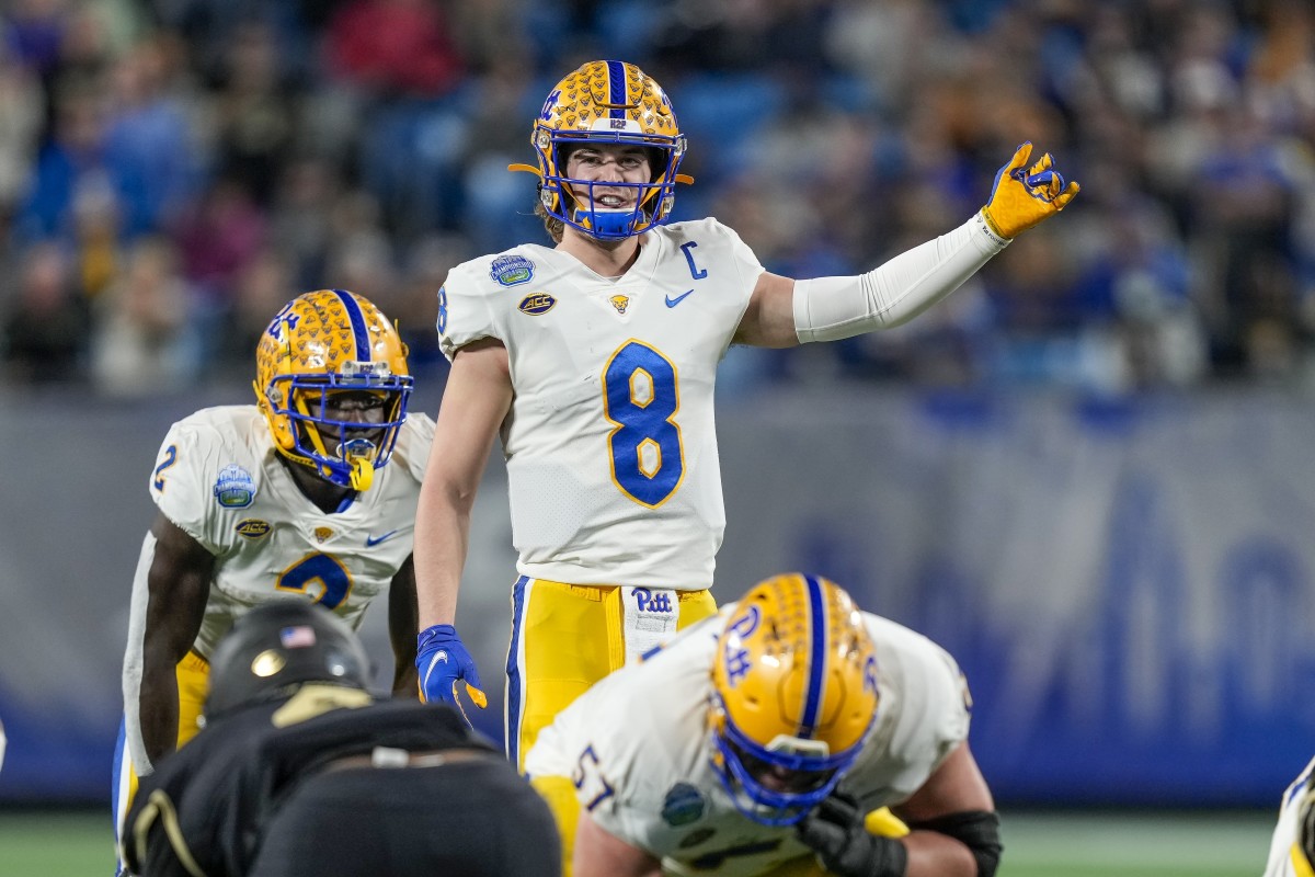 NFL Draft: 2022 NFL Mock Draft - Wide Receivers Go QUICK - Visit NFL Draft  on Sports Illustrated, the latest news coverage, with rankings for NFL Draft  prospects, College Football, Dynasty and