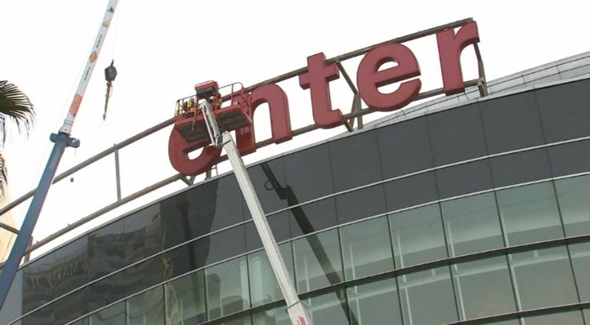 Staples Center Takes Sign Down For Change to Crypto.com Arena - Vimarsana News