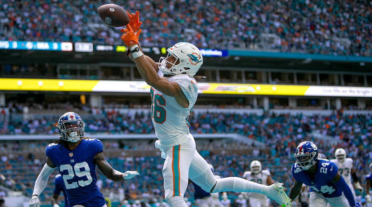 Miami Dolphins wide receiver Mack Hollins (86), makes a touchdown catch.