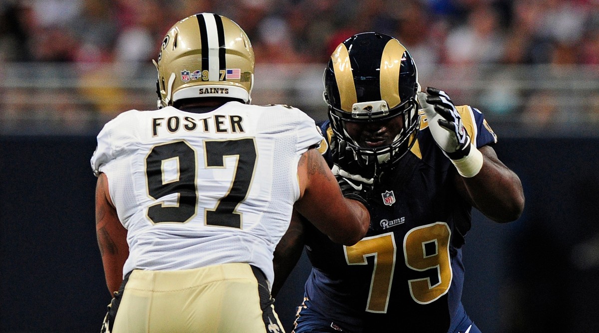 Glenn Foster Jr. plays vs. the Rams.