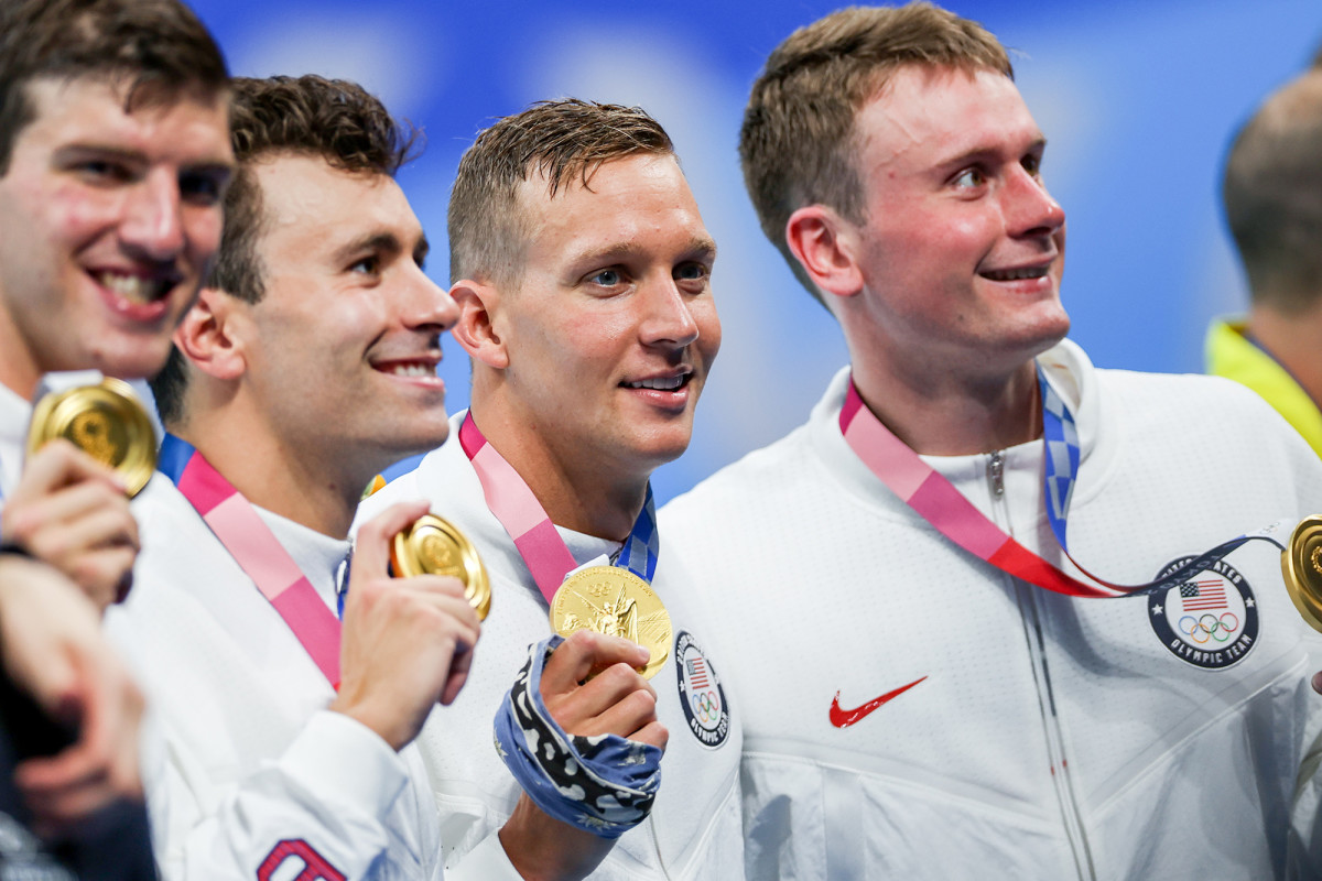 caeleb-dressel-olympics-groiup