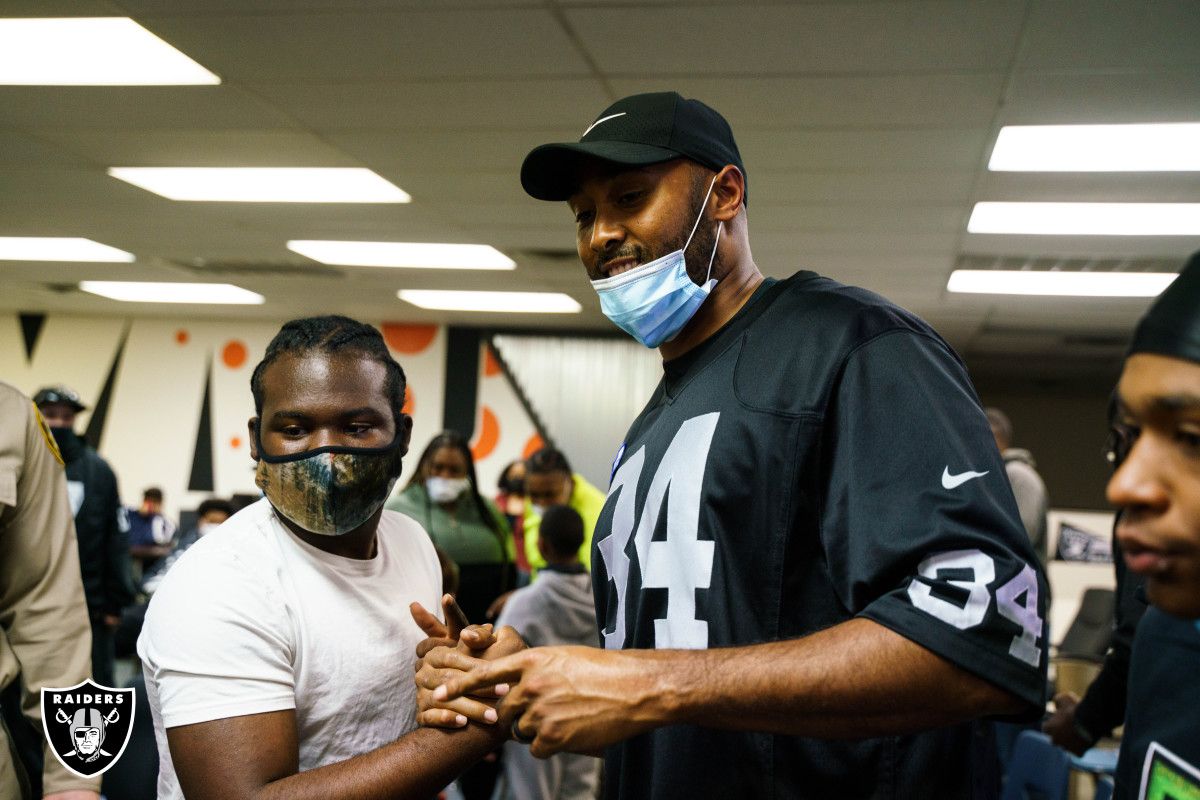 Darren Waller, Nicholas Morrow, and K.J. Wright back to school - Sports Illustrated Las Vegas Raiders News, Analysis and More - Vimarsana News