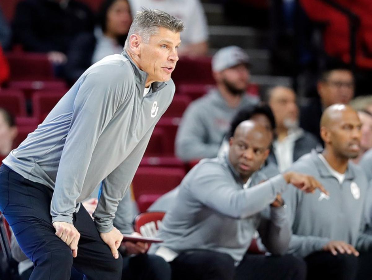 Despite Portal Madness, Porter Moser is Still Trying to Build Oklahoma From the Ground Up
