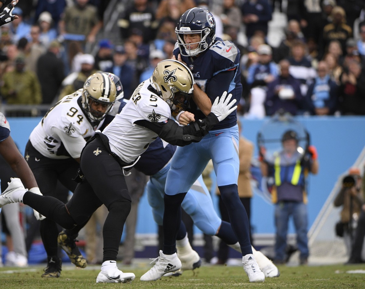 New Orleans Saints middle linebacker Kwon Alexander (5) hits Titans quarterback Ryan Tannehill (17). Mandatory Credit: Steve Roberts-USA TODAY Sports