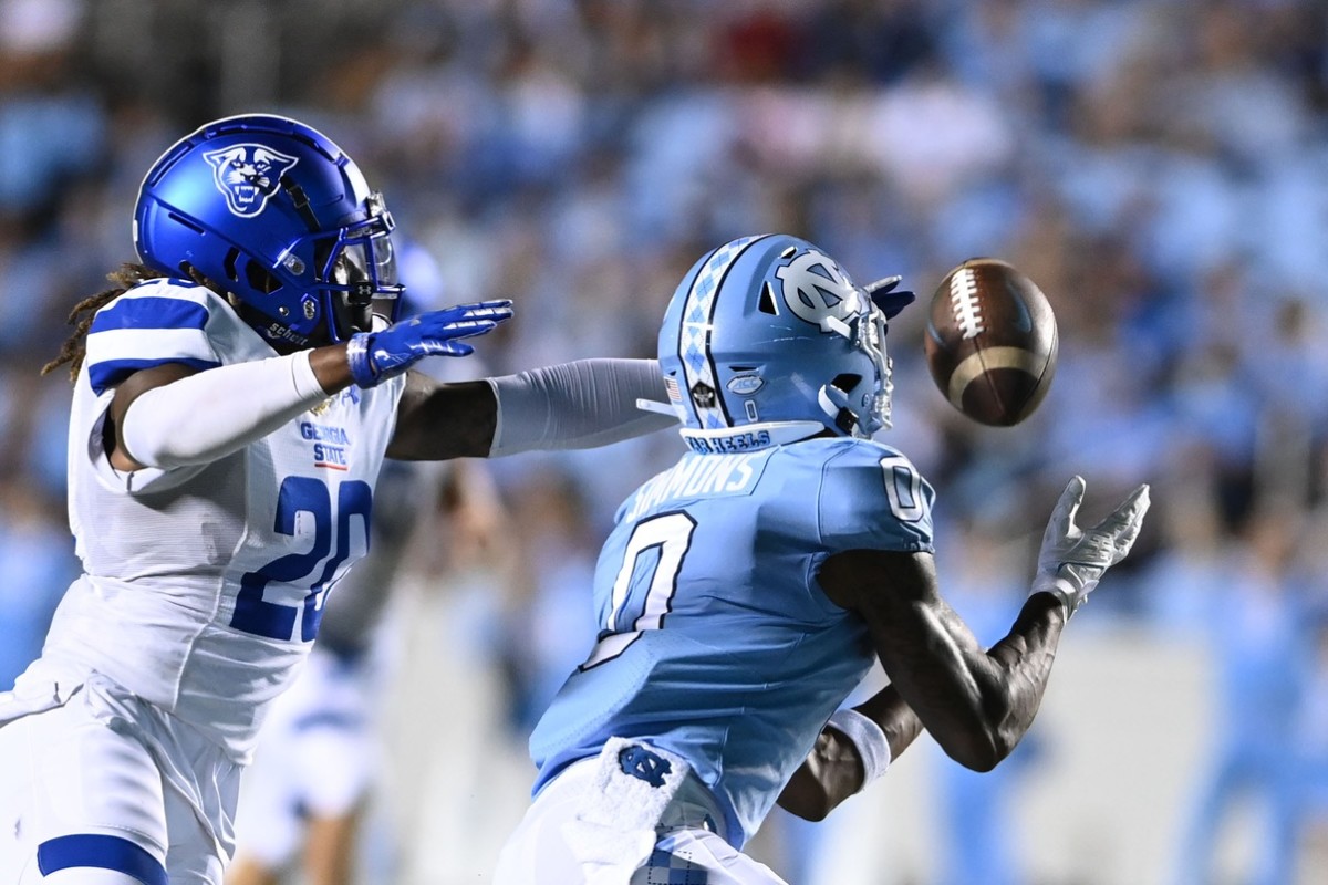 North Carolina wide receiver Emery Simmons (0) catches the ball as Georgia State Panthers cornerback Quavian White (20) defends. (Bob Donnan-USA TODAY Sports)