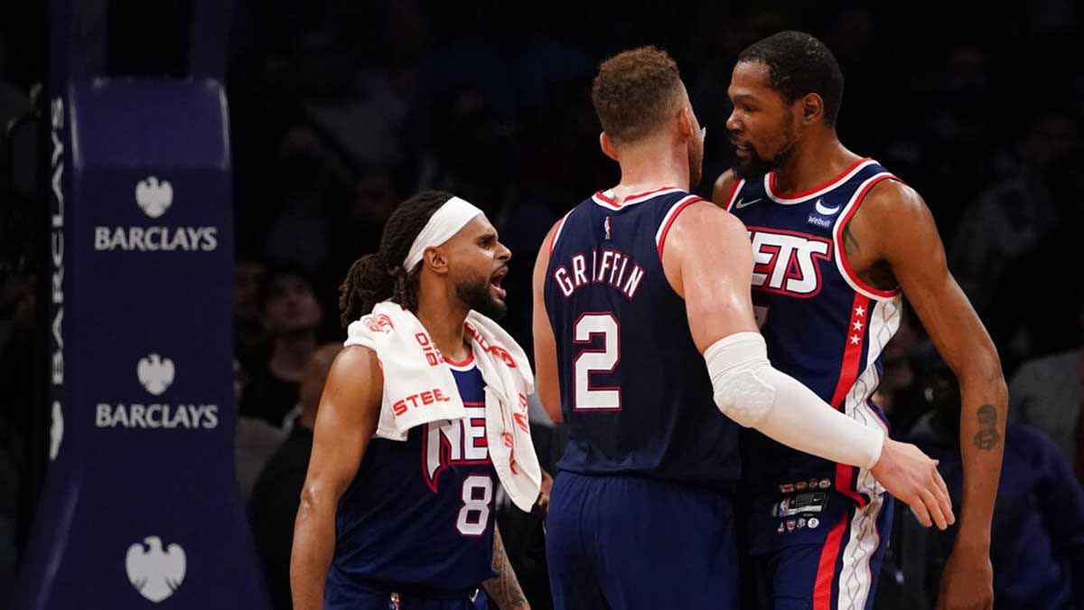 kevin-durant-blake-griffin-patty-mills-nets-vs-76ers-1639712552.webp
