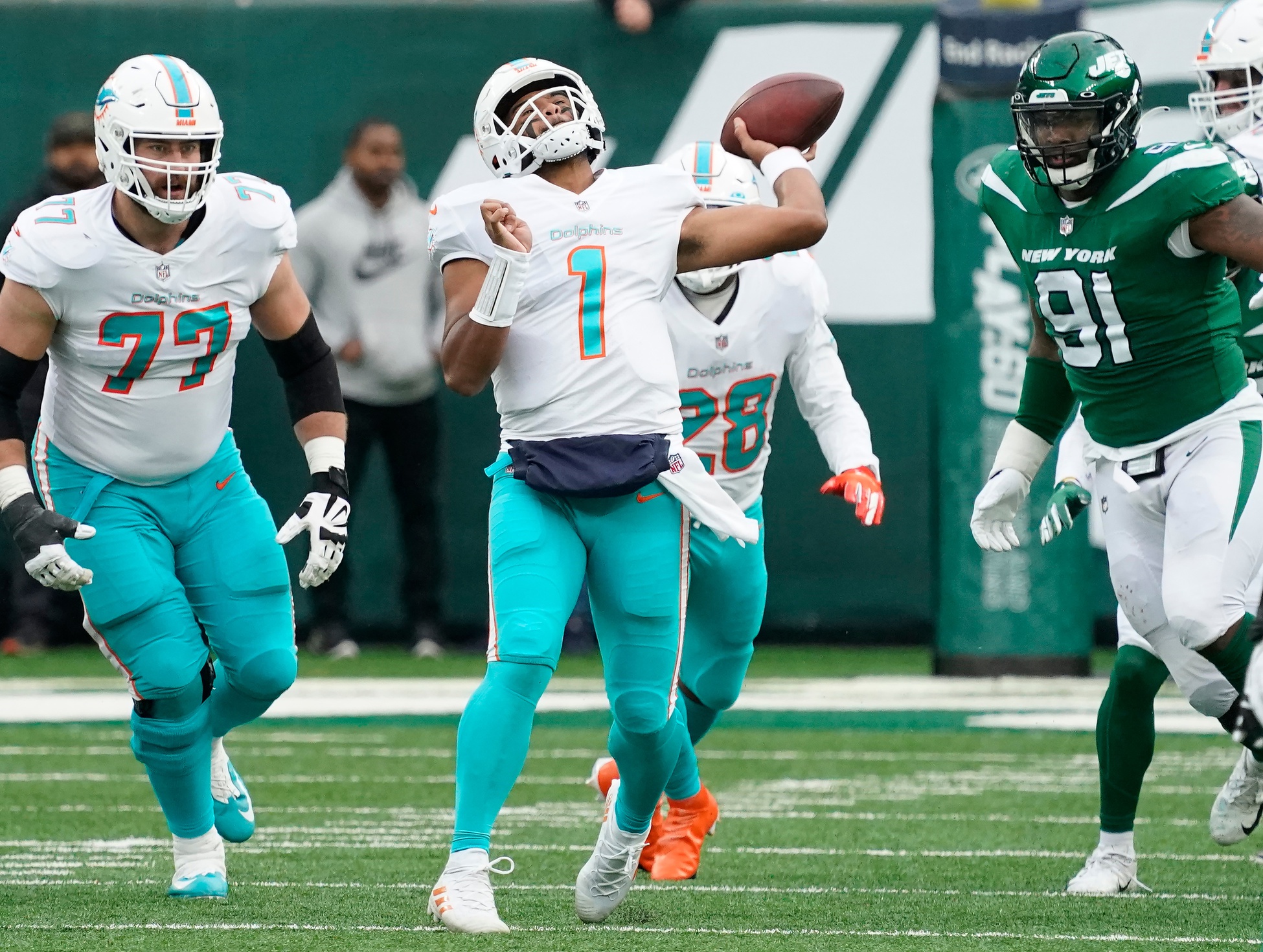 Setting the Stage for the Miami Dolphins-New York Jets Week 15 Matchup