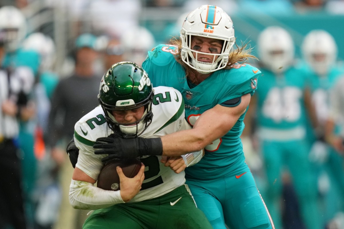 Jets QB Zach Wilson sacked by Dolphins LB Andrew Van Ginkel