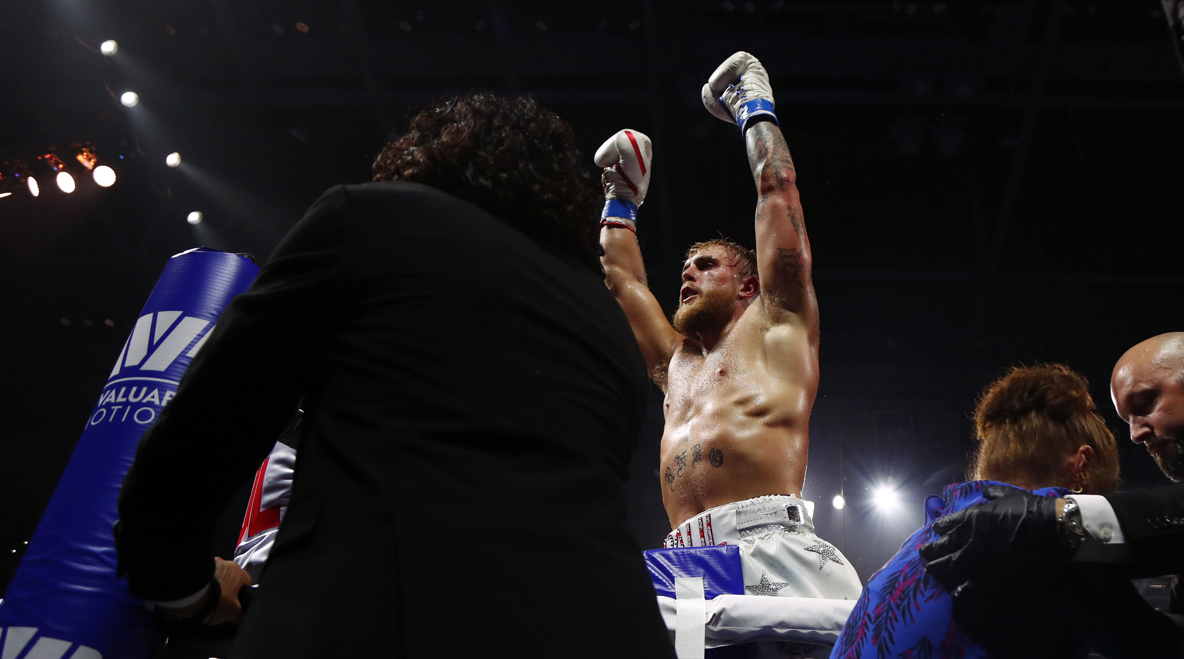 Jake Paul knockout: Star athletes react to KO of Tyron Woodley - Sports  Illustrated