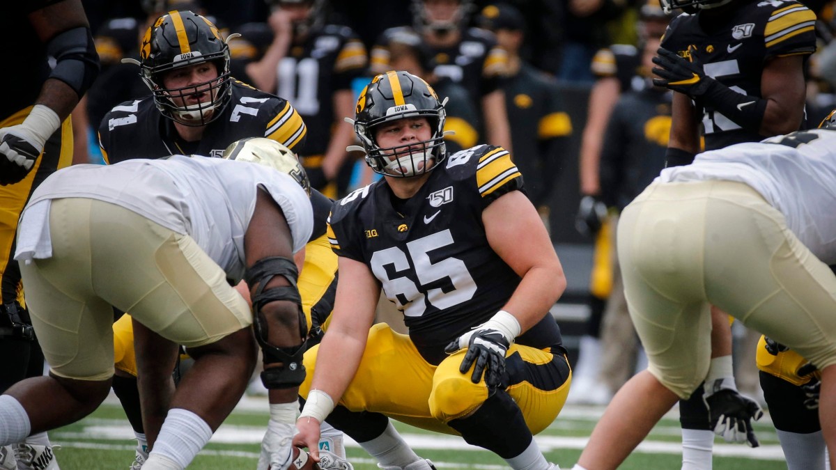 tyler-linderbaum-iowa