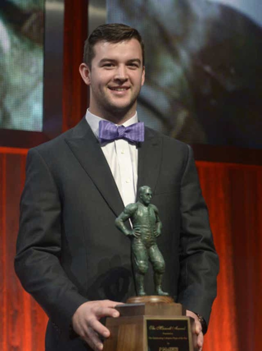 AJ McCarron wins the 2013 Maxwell Award