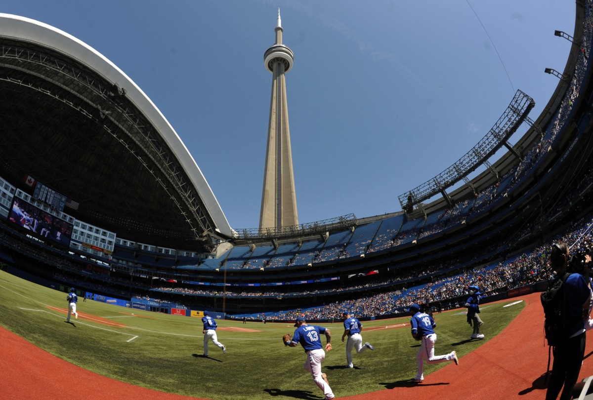 Report Unvaxxed MLB Players Can't Travel to Canada, Won't Be Paid for