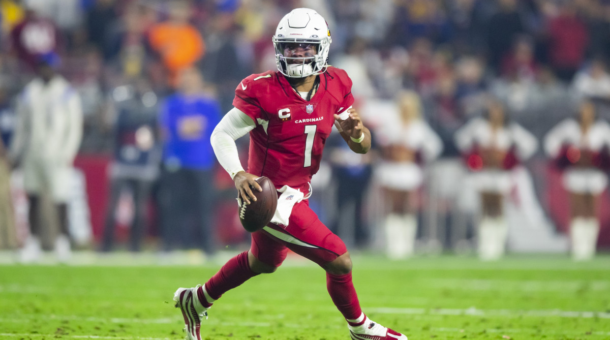 Arizona Cardinals quarterback Kyler Murray (1) against the Los Angeles Rams at State Farm Stadium.