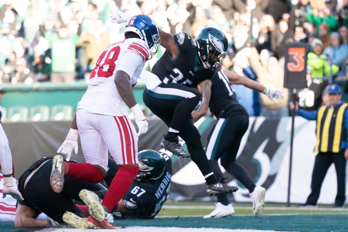 Boston Scott runs for 4-yard TD vs. Giants