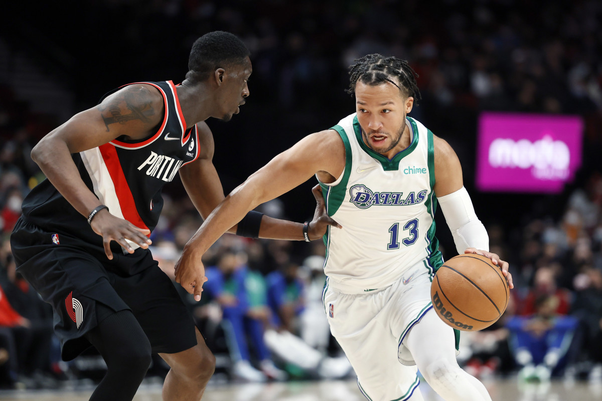 Mavs-Jazz Game 3 Donuts: Dallas Rolls Early, Hangs on Late 126-118 - Sports  Illustrated Dallas Mavericks News, Analysis and More