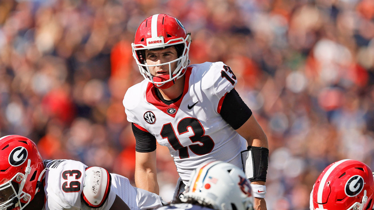 Georgia QB Stetson Bennett looks over the line