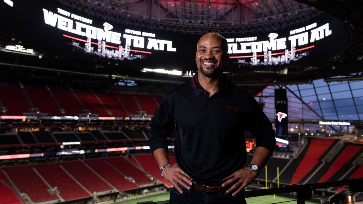Desmond Kitchings Atlanta Falcons football
