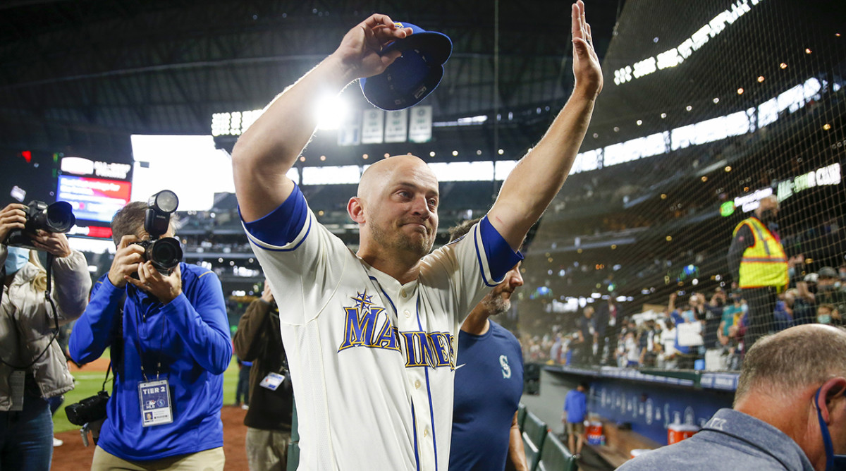 Kyle Seager leaves his final MLB game.