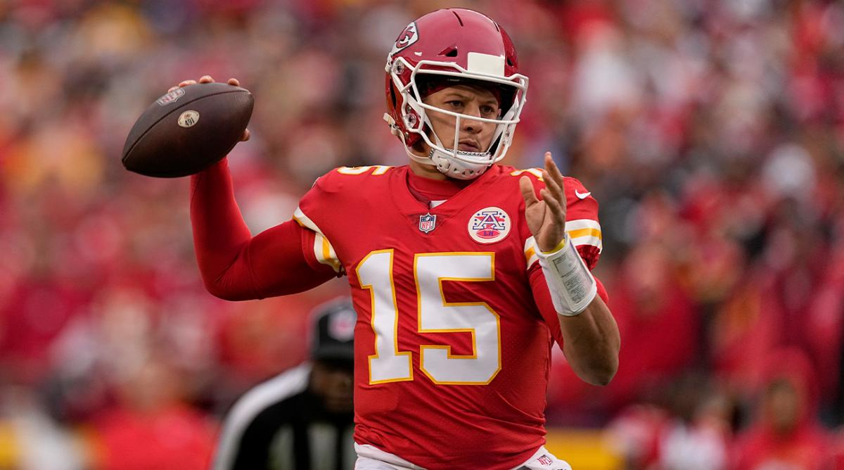 Kansas City Chiefs quarterback Patrick Mahomes throws during the first half of an NFL football game against the Pittsburgh Steelers Sunday, Dec. 26, 2021, in Kansas City, Mo.