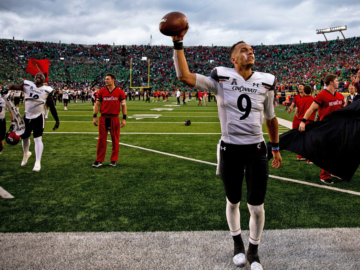Cincinnati QB Desmond Ridder celebrates the win at Notre Dame
