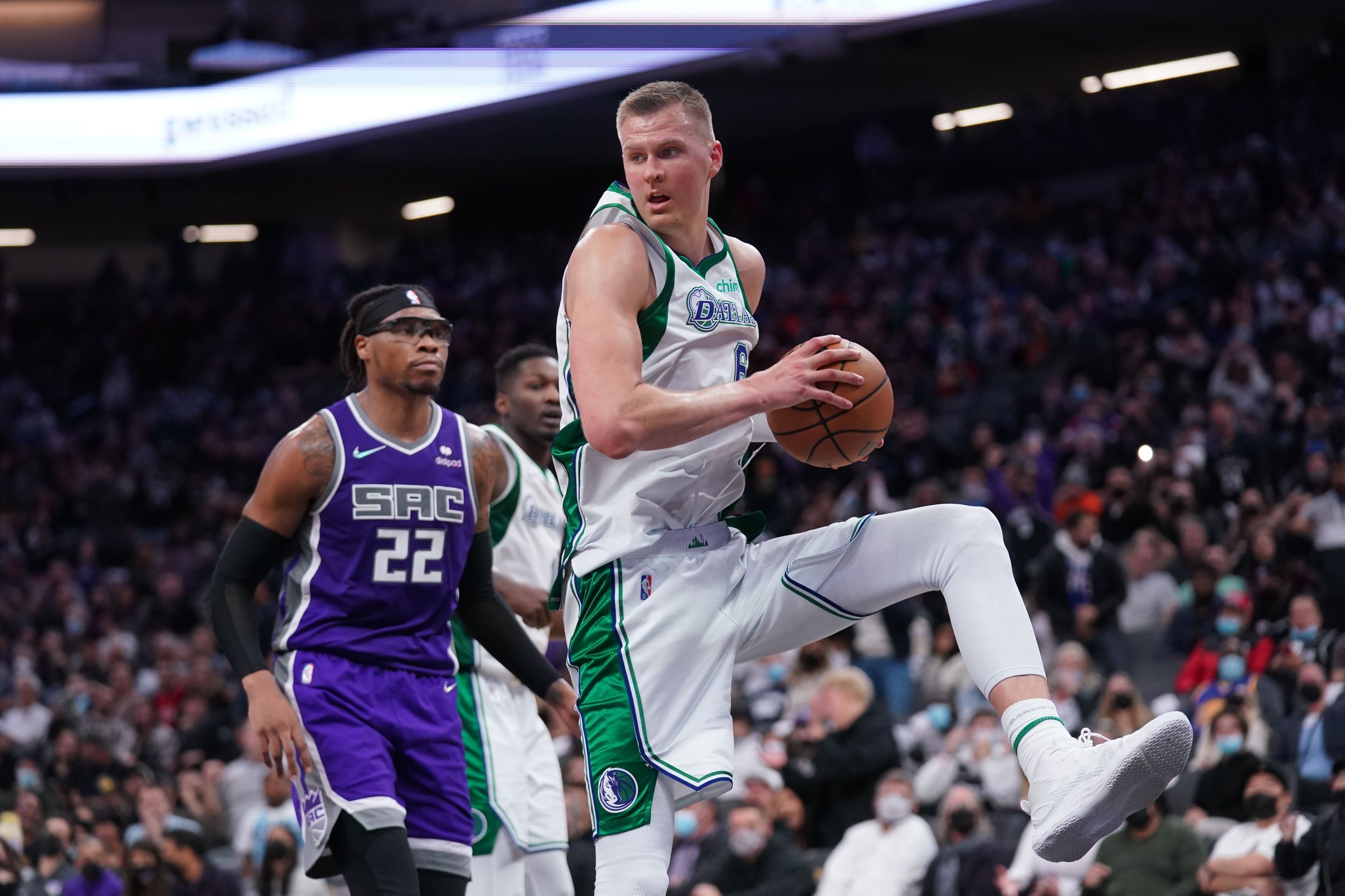 Bad Beat: Kristaps Porzingis' Missed Layup Cost A Man Over $76,000 - Sports Illustrated Dallas Mavericks News, Analysis and More - Vimarsana News
