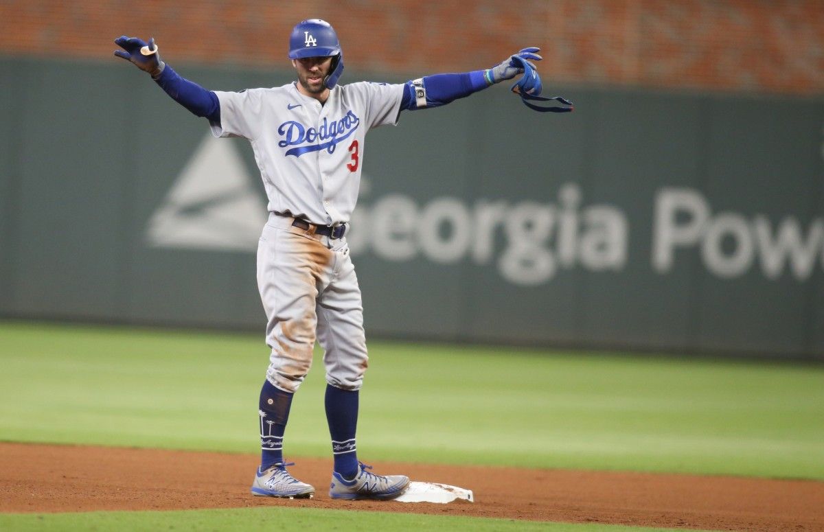 Dodgers: Chris Taylor Gets Engaged in Hawaii, Fans React - Vimarsana News