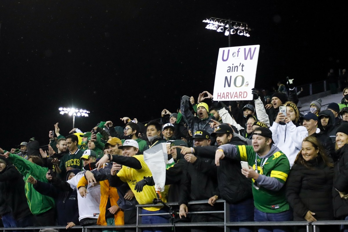 Oregon fans chide the UW for Jimmy Lake's comment.