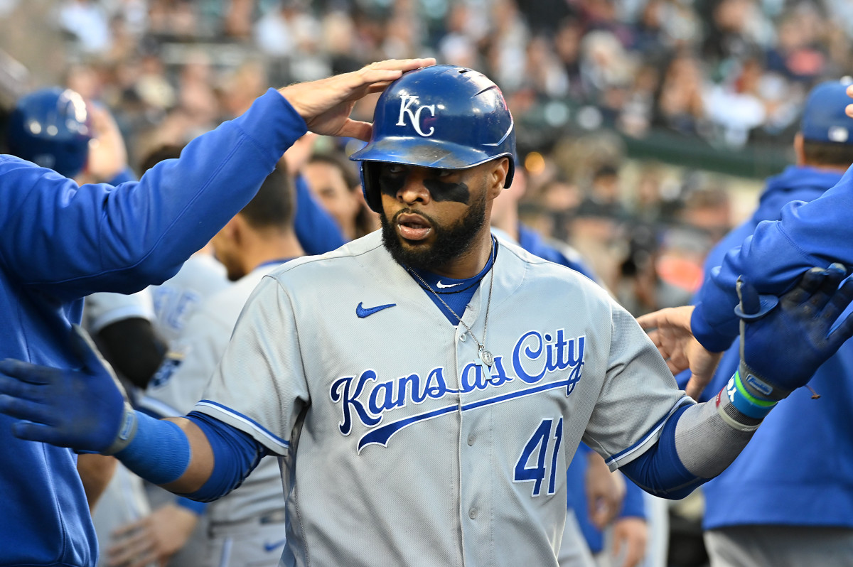 Carlos Santana agrees to two-year deal worth $17.5 million with Kansas City  Royals 